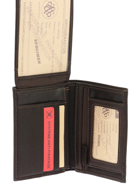 ARTHUR & ASTON - 94-801-CHAT PORTEFEUILLE C/CHATAIGNE
