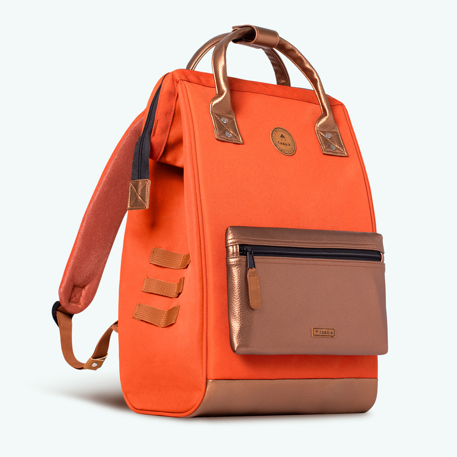 TDM-W22-ADVENTURER-LARGE-BOGOTA-3-4FACE-POCHETTE-2-BD.jpg