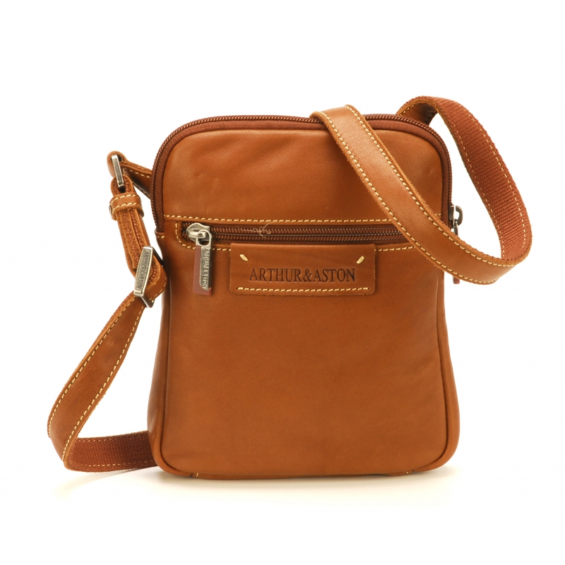 ARTHUR & ASTON - 2028-08-COGN PORTE TRAVERS B/COGNAC